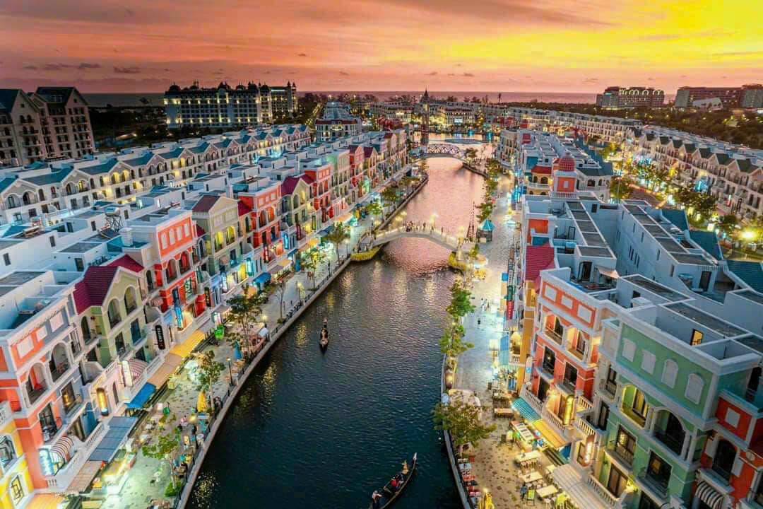 Shophouse Mega Grand World Hà Nội