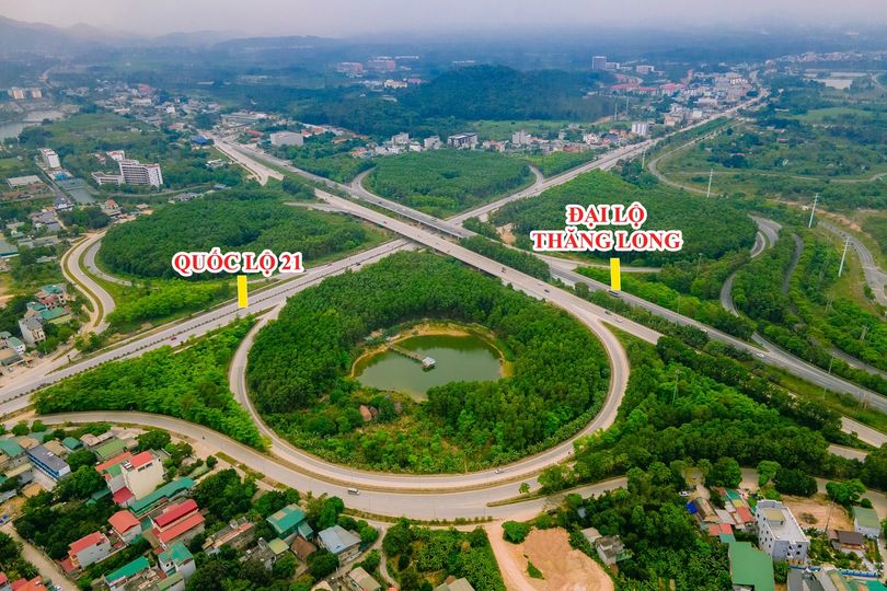 nút giao quốc lộ 21 tại Hoà Lạc